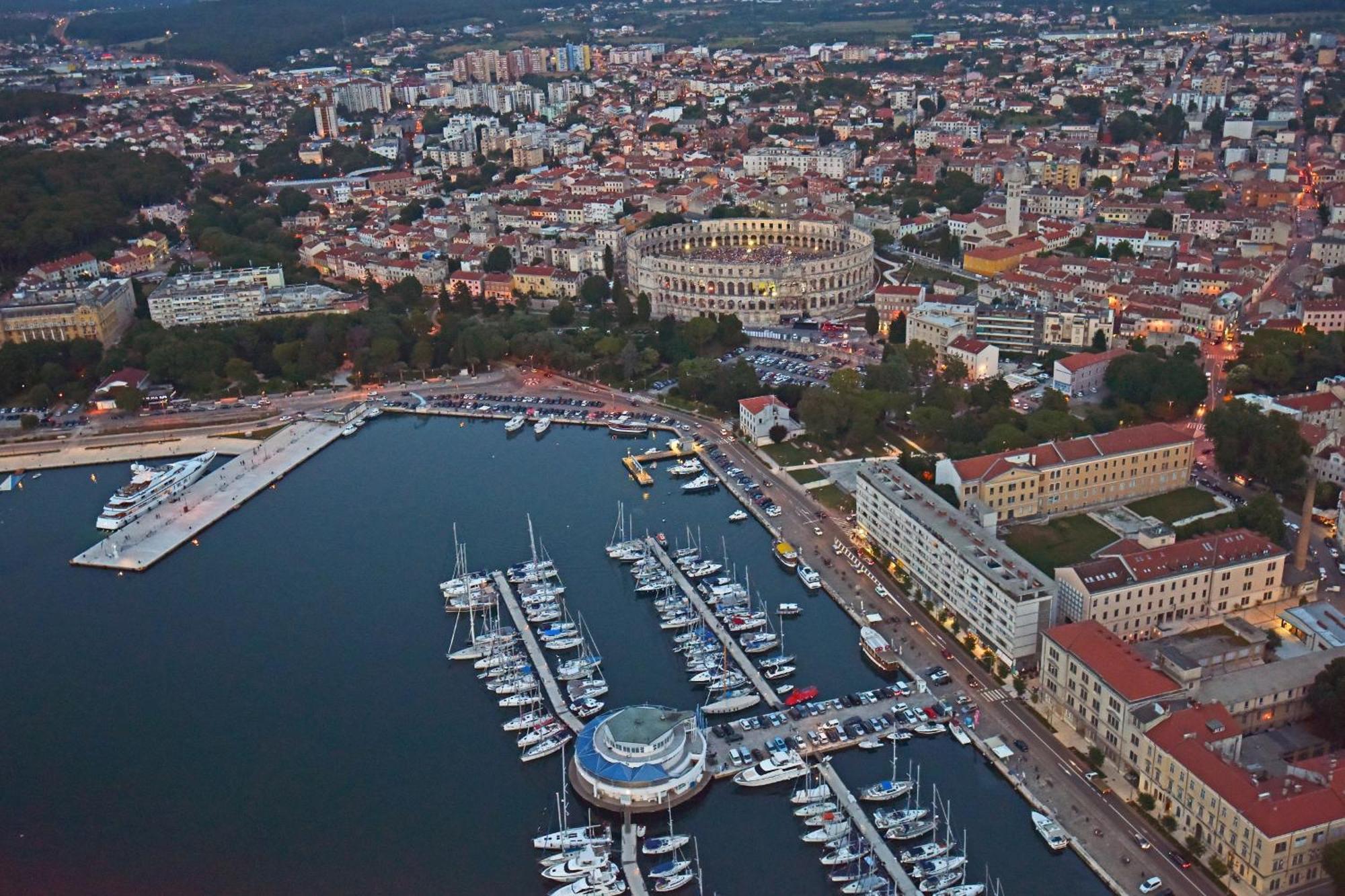 Kaiserwald Пула Экстерьер фото